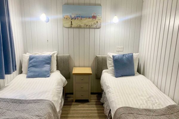 Maple Lodge Twin Bedroom