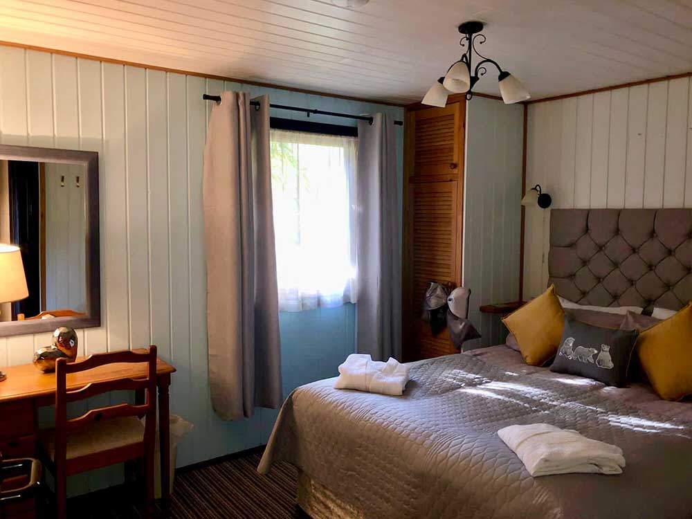 Maple Lodge Bedroom